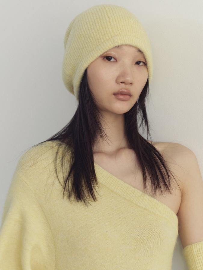 Bucktail Knit Beanie - ROSARYMOON OFFICIAL WEB STORE