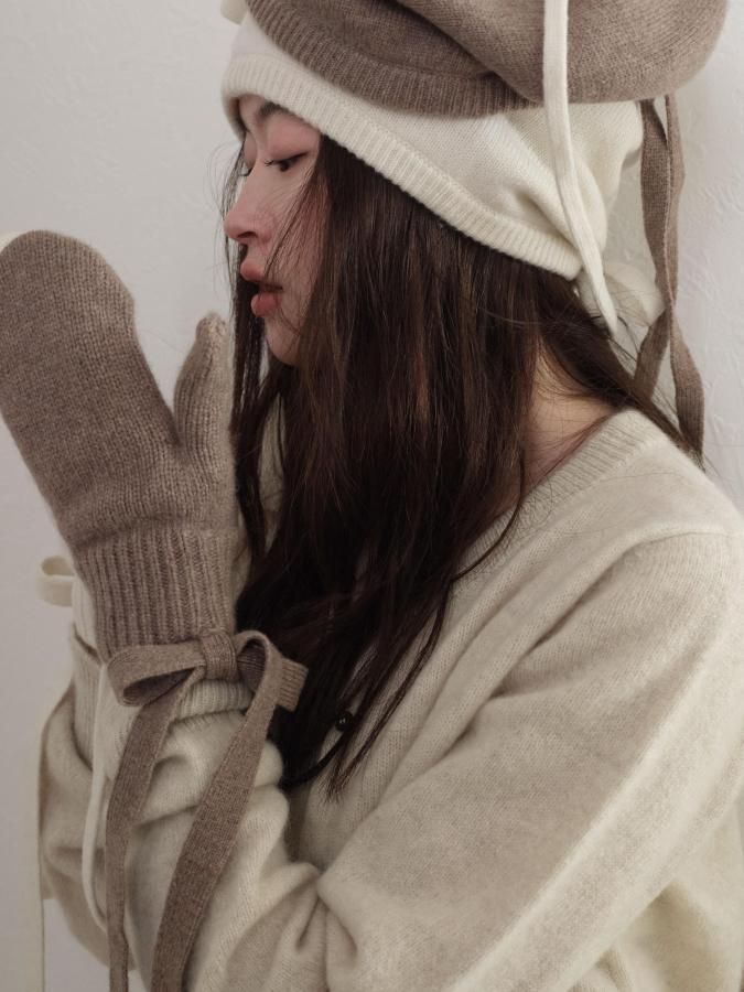 Beanie & Gloves Set - ROSARYMOON OFFICIAL WEB STORE