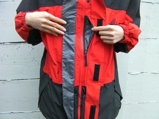 NIKE ACG