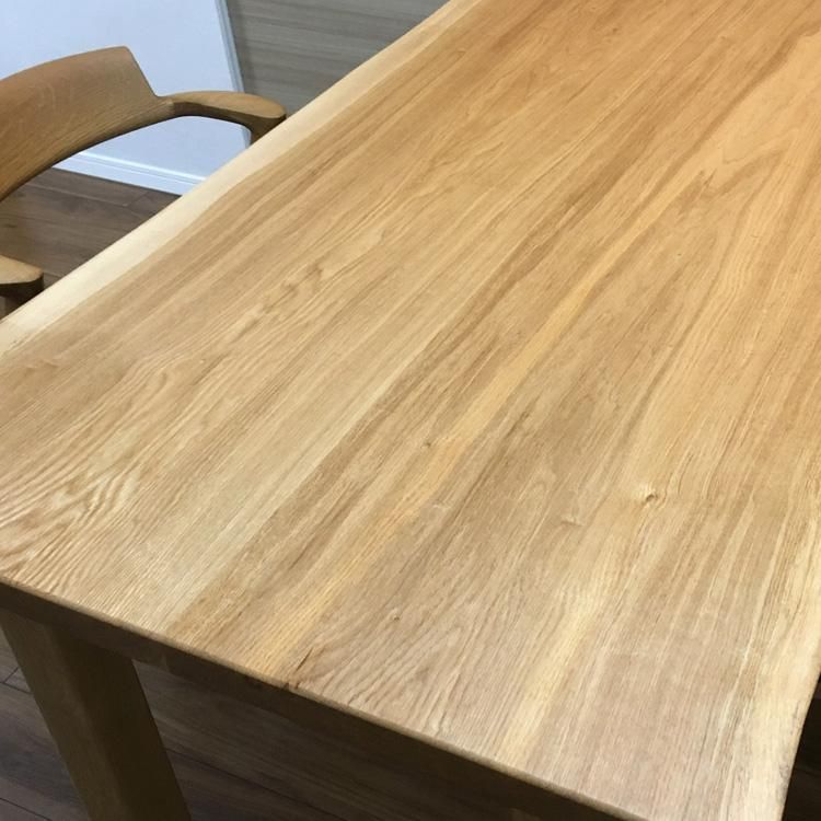 楢（なら）一枚板テーブル用がたくさん展示 埼玉県 木の店木楽