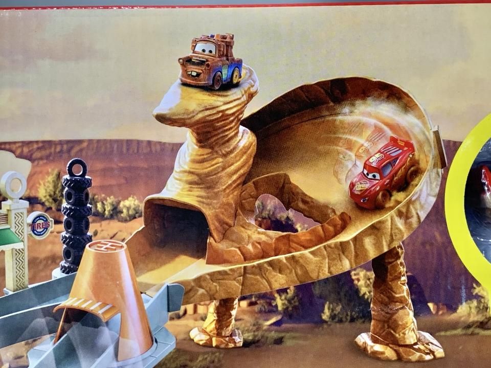 RADIATOR SPRINGS SPIN OUT! PLAYSET 2022 MINI RACERSミニミニカーズ