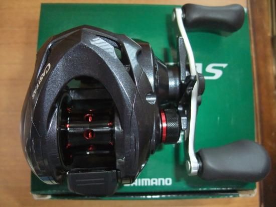 シマノ カシータスMGL 100HG（右） - フィッシングスポーツ なかにし