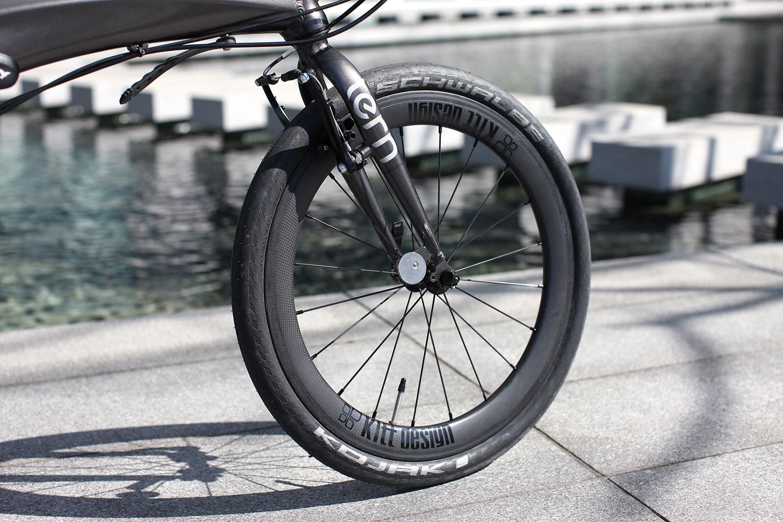 カッコ良いカスタムをしたい方は、キットデザインのフルカーボン