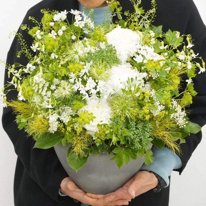 デザイナーズ フラワーアレンジメント（白・グリーン系）【サムライ
