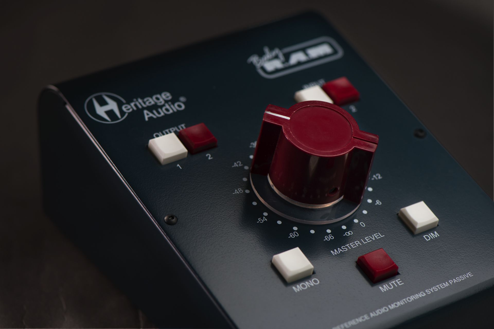 Heritage Audio Baby RAM | 高品質パッシブ型モニターコントローラー