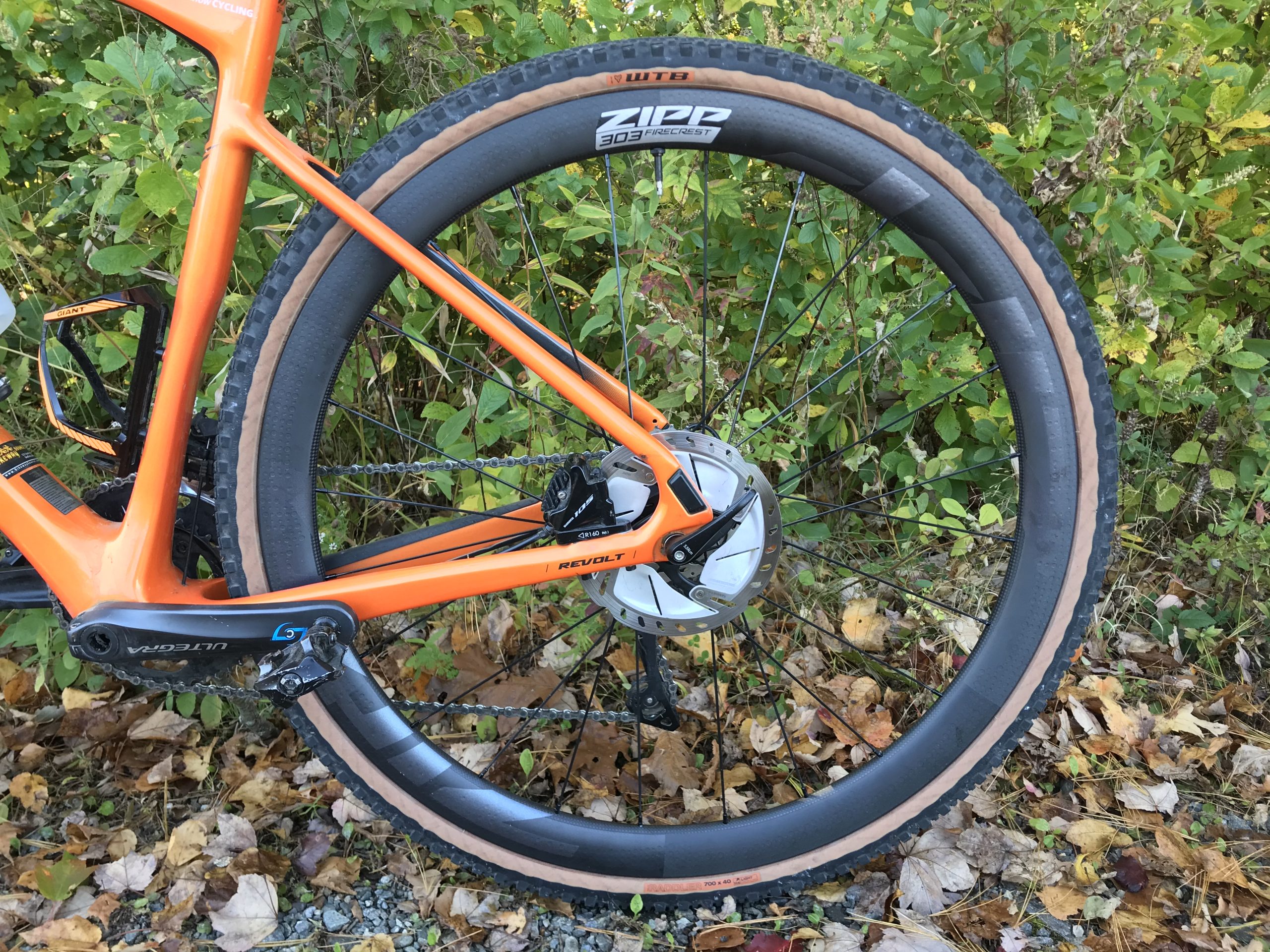 ZIPP 303 FIRECREST DISC – VERSATILE VALUE – In The Know Cycling