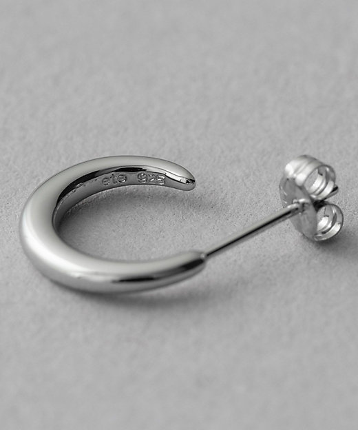 ONLINE Limited］ クレセントムーン ピアス | ete bijoux