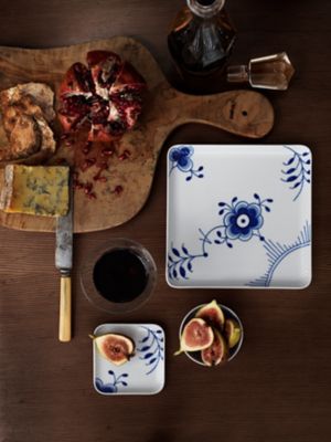 ブルーフルーテッド メガ スクエアディッシュ20cm | ROYAL