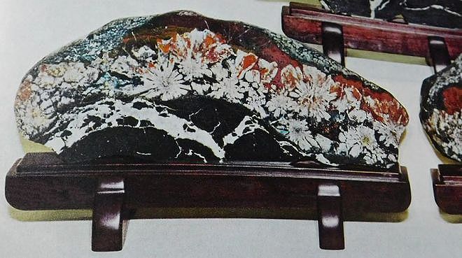 緋山酔恭「山水石美術館」 日本の美がここにある！！ 全国の水石・美石