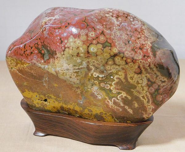 緋山酔恭「山水石美術館」 全国の水石・美石を紹介 五城目孔雀石