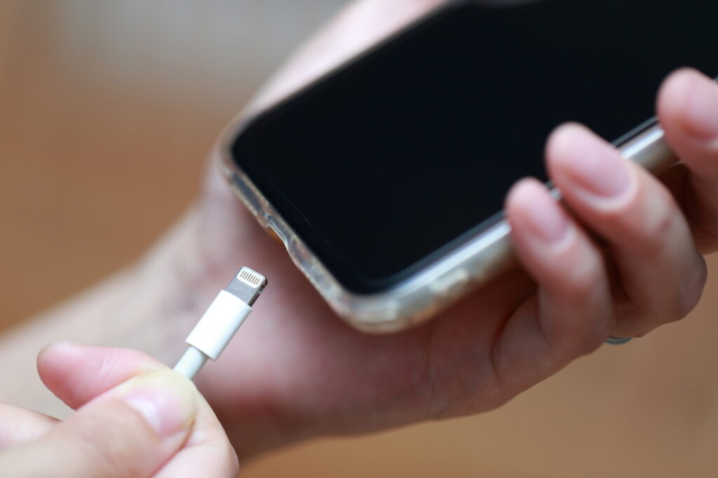iPhoneドックコネクタ修理自分で！初心者向け手順と必要な工具一覧