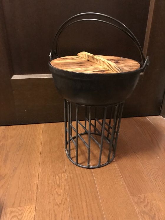 五徳を囲炉裏に使いたい！鍋も安定して置くことができます | IRON CAMP