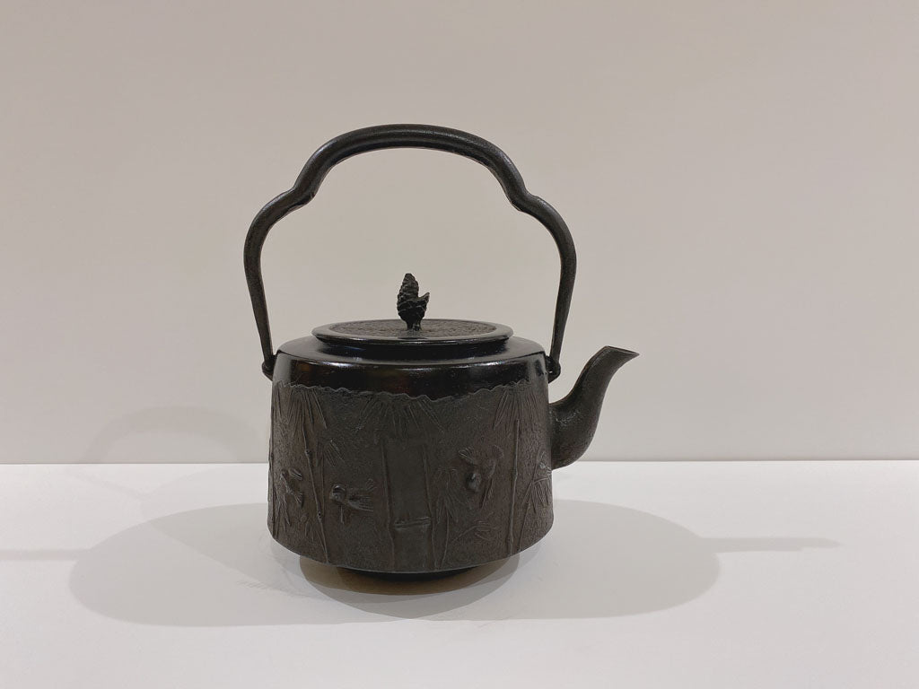 南部岩鋳 純金 純銀着 美濃華林作 鉄瓶 南部岩鋳 純金純銀着美濃華林作鉄瓶