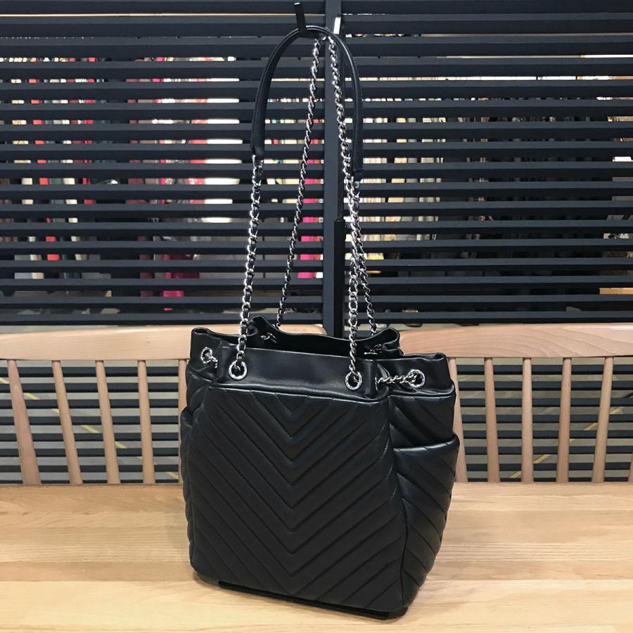 CHANEL（シャネル） 【超美品】シャネル シェブロン ドローストリング