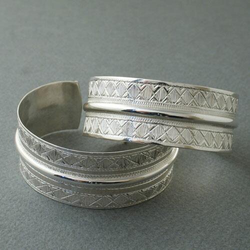 TUAREG SILVER JEWELRY CENTER LINE FLAT BRACELET : CG-STORE - 通販