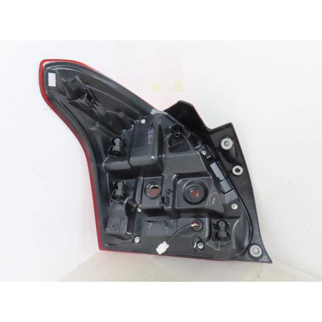スイフト DBA-ZC83S 右テールランプ 35650-52RA2 361584 : クラウン2号