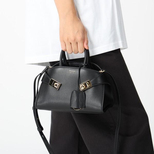 FERRAGAMO（フェラガモ） ハンドバッグ ショルダーバッグ ハグ XS