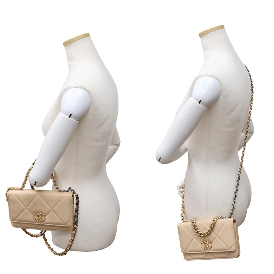 CHANEL（シャネル） （新品・未使用品）シャネル CHANEL 19 ココマーク
