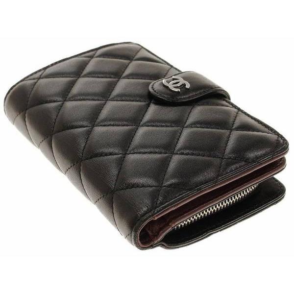 CHANEL（シャネル） 二つ折り財布 マトラッセ ココマーク ラムスキン