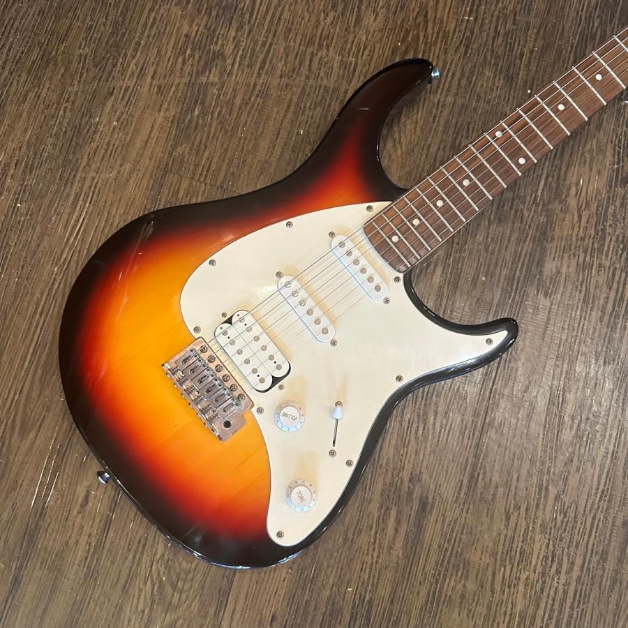 Peavey Raptor Plus Sunburst Strat Style Electric Guitar エレキ