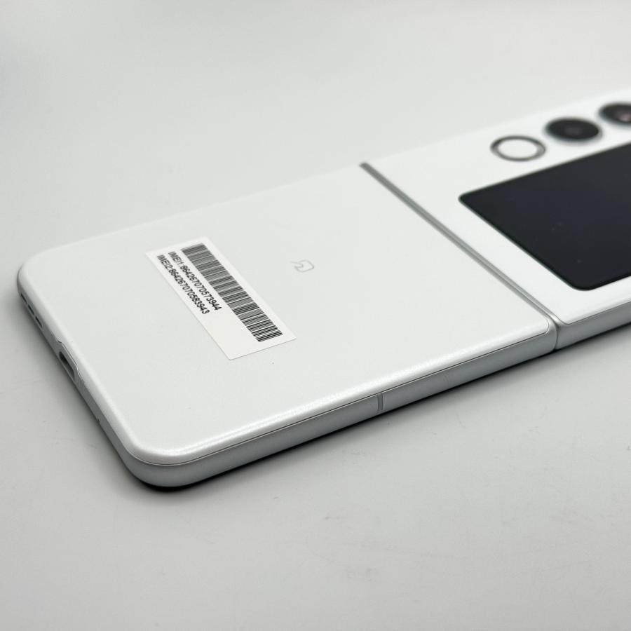 ZTE 中古美品 ZTE nubia Flip 2 A404ZT ホワイト Android