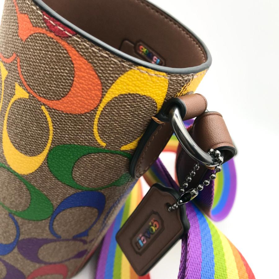 COACH（コーチ） ウォーター ボトル クロスボディ レインボー