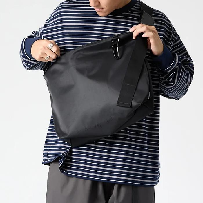 meltum（メルタム） ナイロンメッセンジャーバッグM NYLON MESSENGER