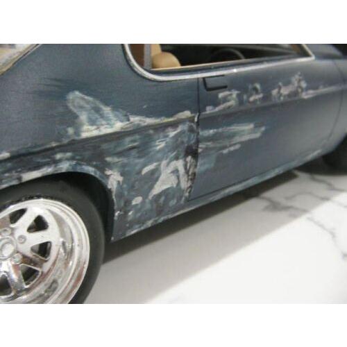 ミニカー 1/18 マッドマックス劇中車 ホールデン・モナロ・マッド