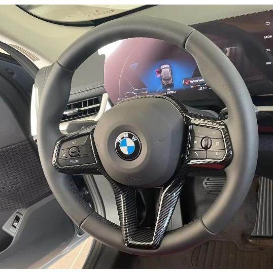 スポーティ全開♪ BMW カーボン ルック ステアリング カバー U06 218i