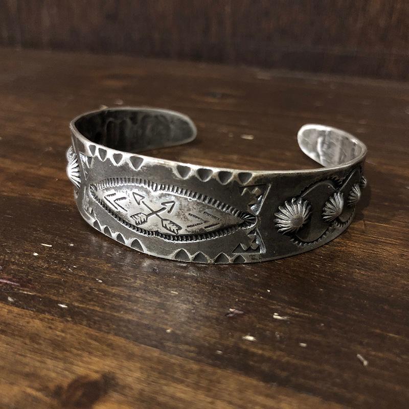 Vintage Native American Navajo Fred Harvey Style Coin Silver Cuff