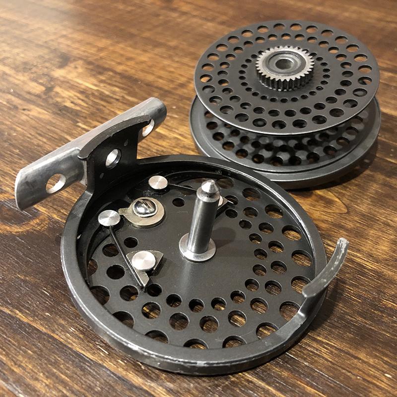 Orvis CFO III Screw Back Early Vintage Fly Reel With Case オービス