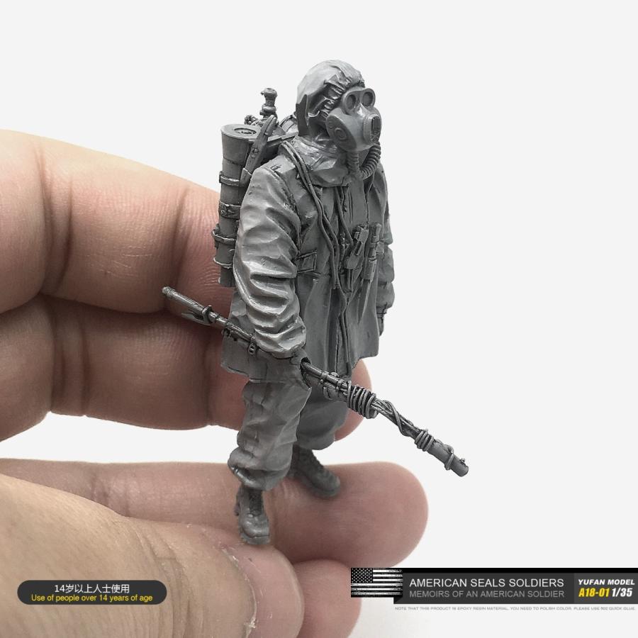 1/35 アメリカ陸軍 火炎放射器を持った兵士 未塗装 レジン製 組み立て