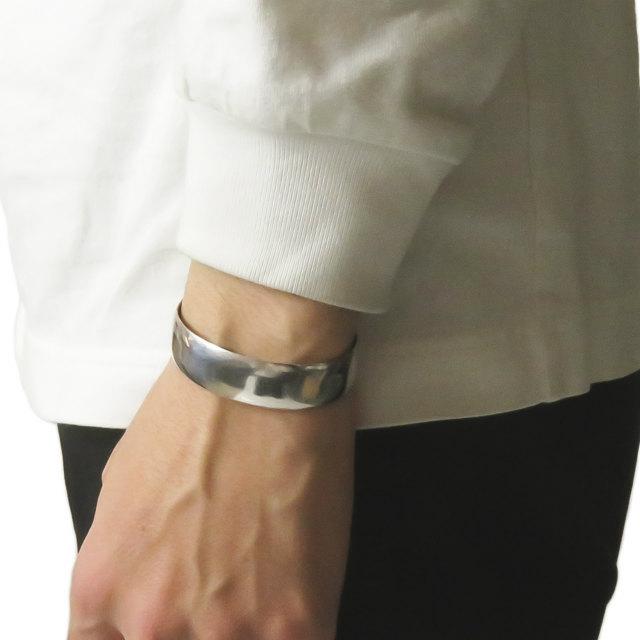 トムウッド TOM WOOD The Cuff (S) シルバープレートバングル シルバー