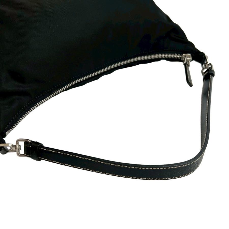 PRADA（プラダ） 極 美品 希少品 三角ロゴ 金具 テスート ナイロン