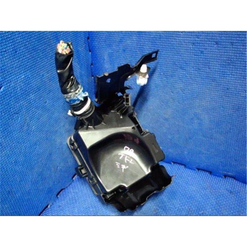 ホンダ 純正 N-BOX 《 JF2 》 ヒューズボックス 38256-TY0-J02 P10400