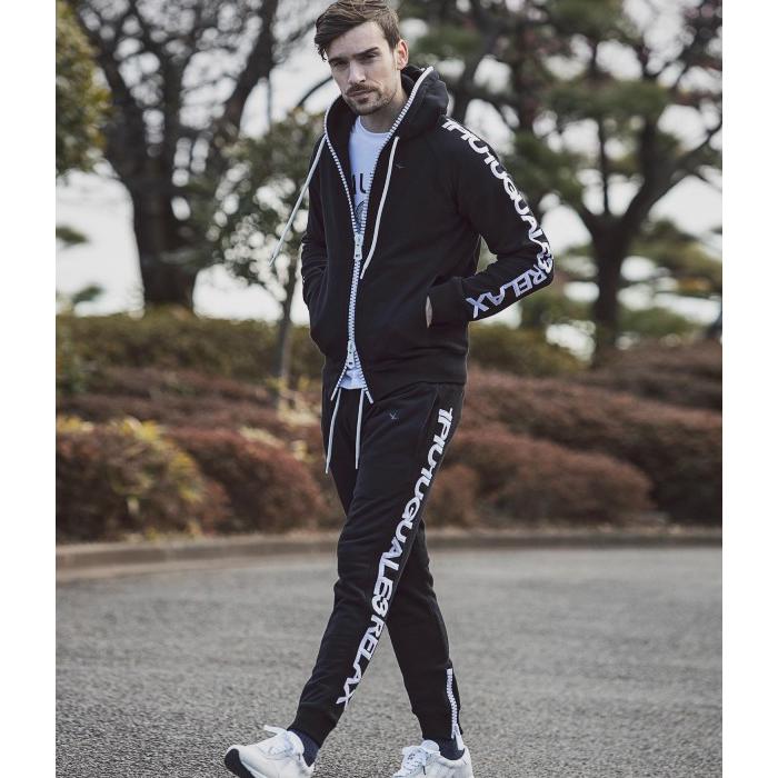 1PIU1UGUALE3 RELAX ウノピゥウノウグァーレトレ リラックス サイド