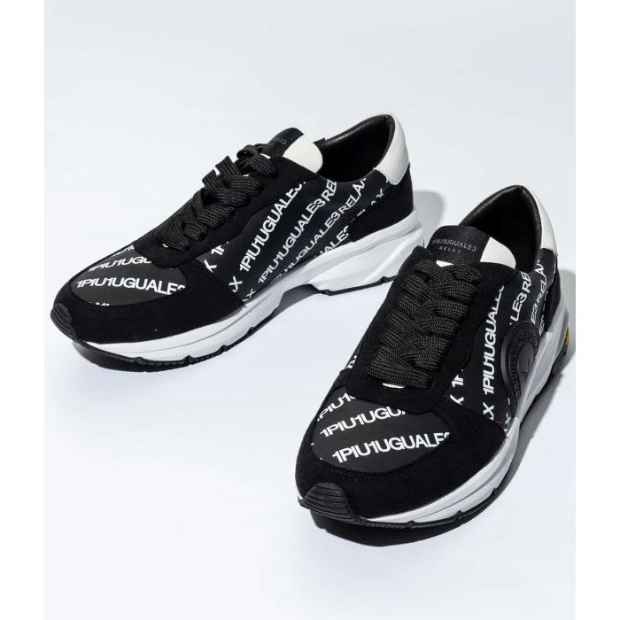 1PIU1UGUALE3 RELAX ウノピゥウノウグァーレトレ ハーフサークルロゴ