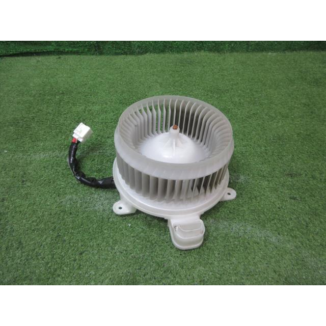 純正品ブロアモータートヨタ クラウン/マジェスタ GWS204用