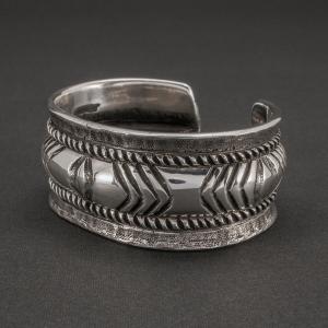 Harrison Jim（ハリソン ジム） ナバホシルバーバングル NAVAJO