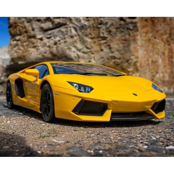 Pocher 1/8 Lamborghini Aventador LP 700-4 Giallo orion
