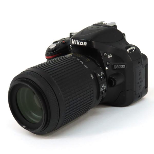 タケル 〖美品〗Nikon D5200 デジタル一眼レフカメラ 防湿室保管 保存