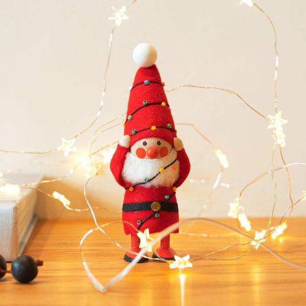 NORDIKA nisse ノルディカ ニッセ 電飾にからまるサンタ（赤