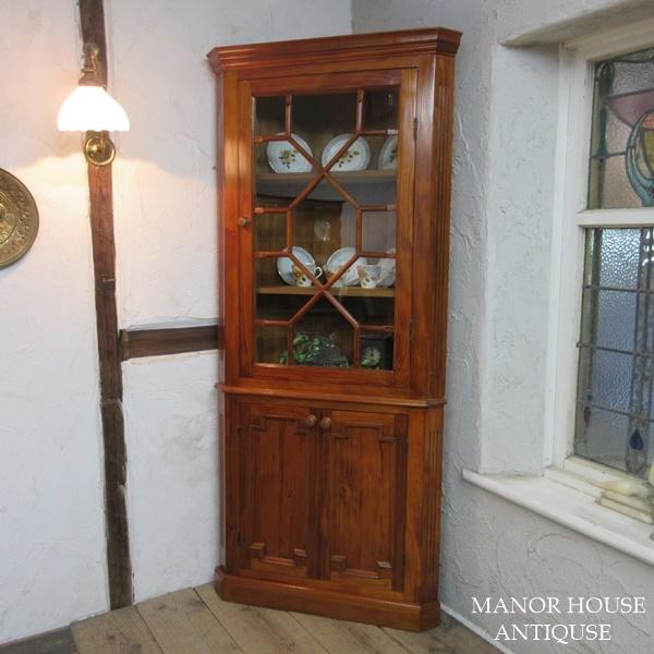 イギリス アンティーク 家具 イタリア製 コーナーキャビネット 飾り棚