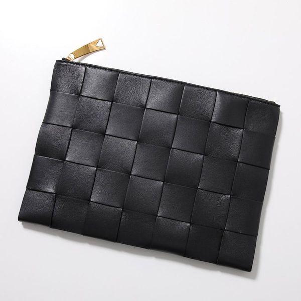 BOTTEGA VENETA（ボッテガ・ヴェネタ） クラッチバッグ CASSETTE