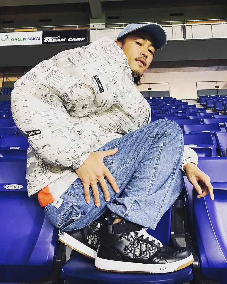 Supremeの服を着た窪塚洋介さんのコーデ 私服/衣装/購入先 - Woomy