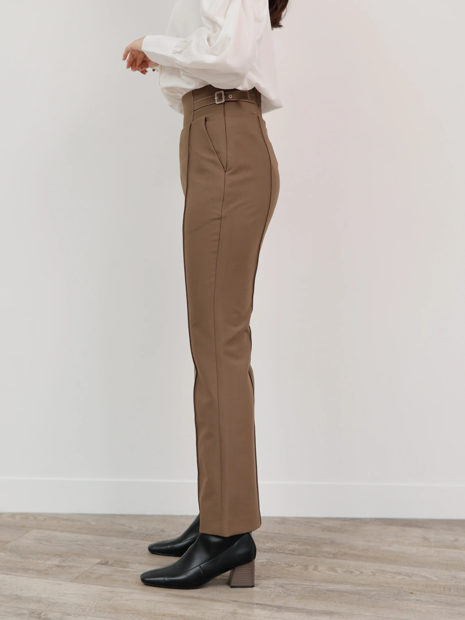 LADYMADE（レディメイド）｜ サイドベルトハイウエストフレアパンツ