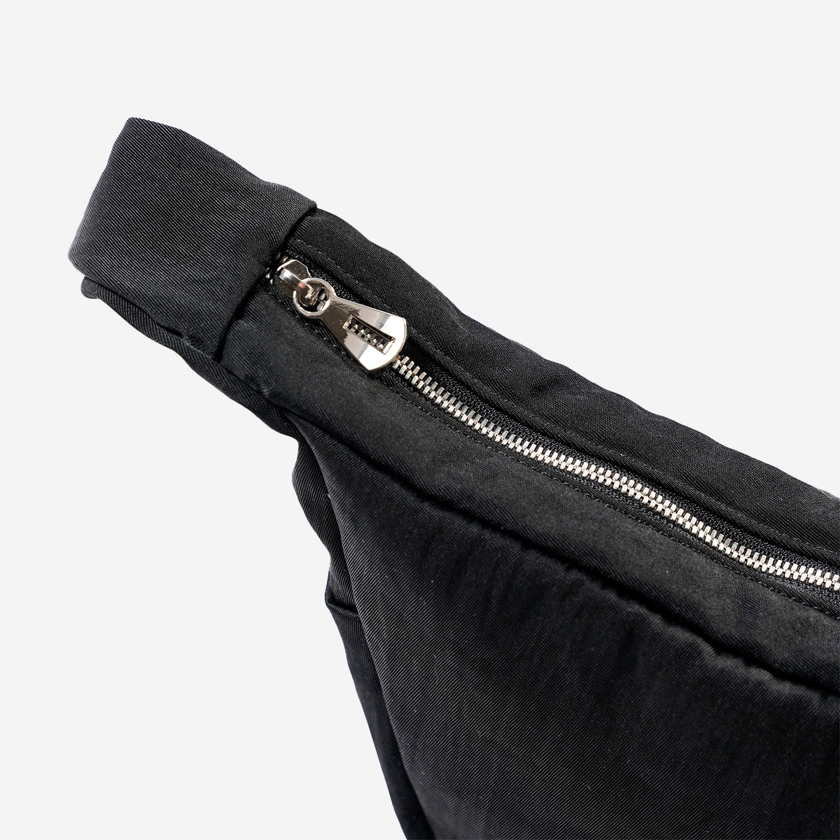 ANNIE PUFFER MINI MOON BAG / CERATO BRIGHT｜ミニショルダー 三日月