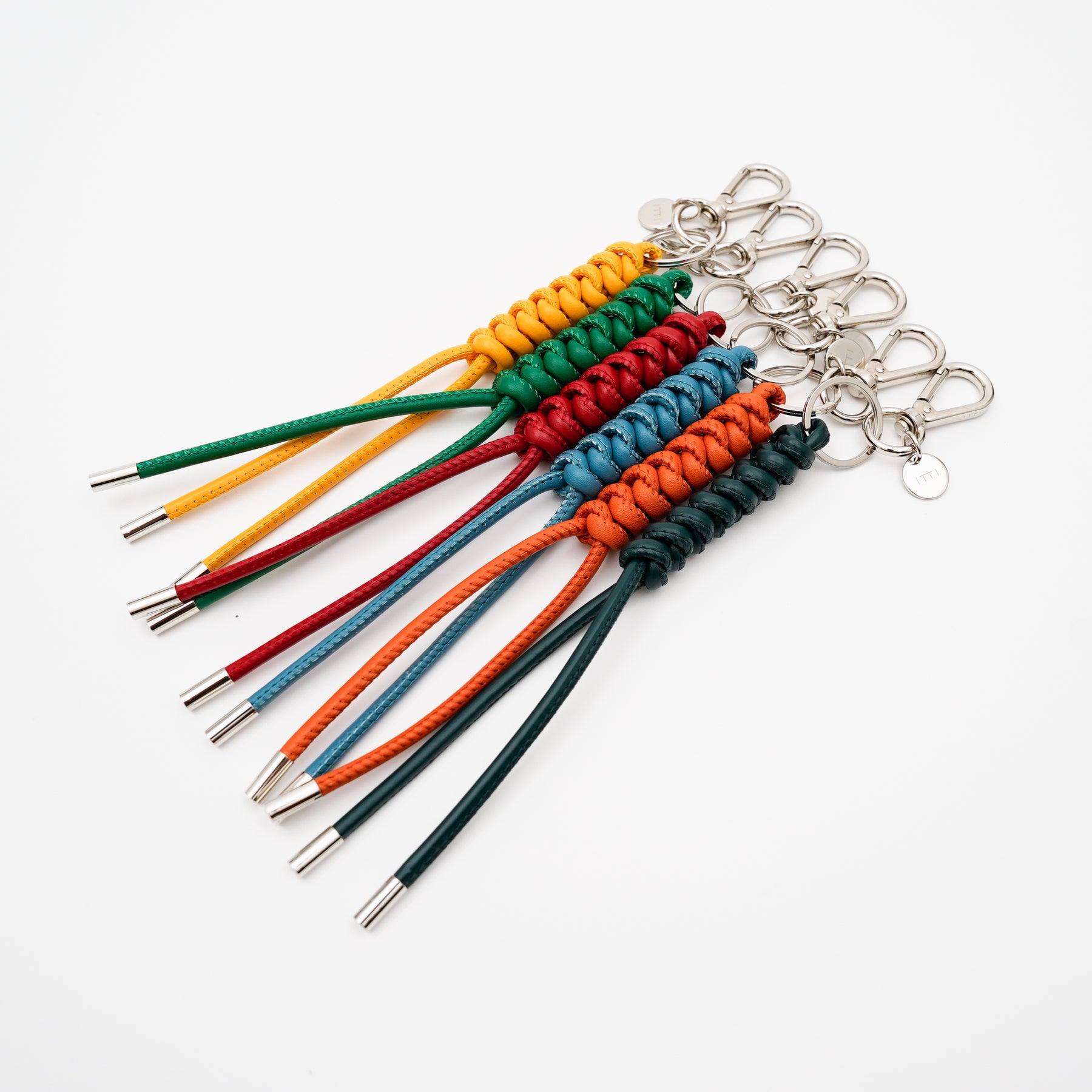 CRISTY SNAKEKNOT CHARM / STCOW｜レザーコード編みチャーム｜ITTI