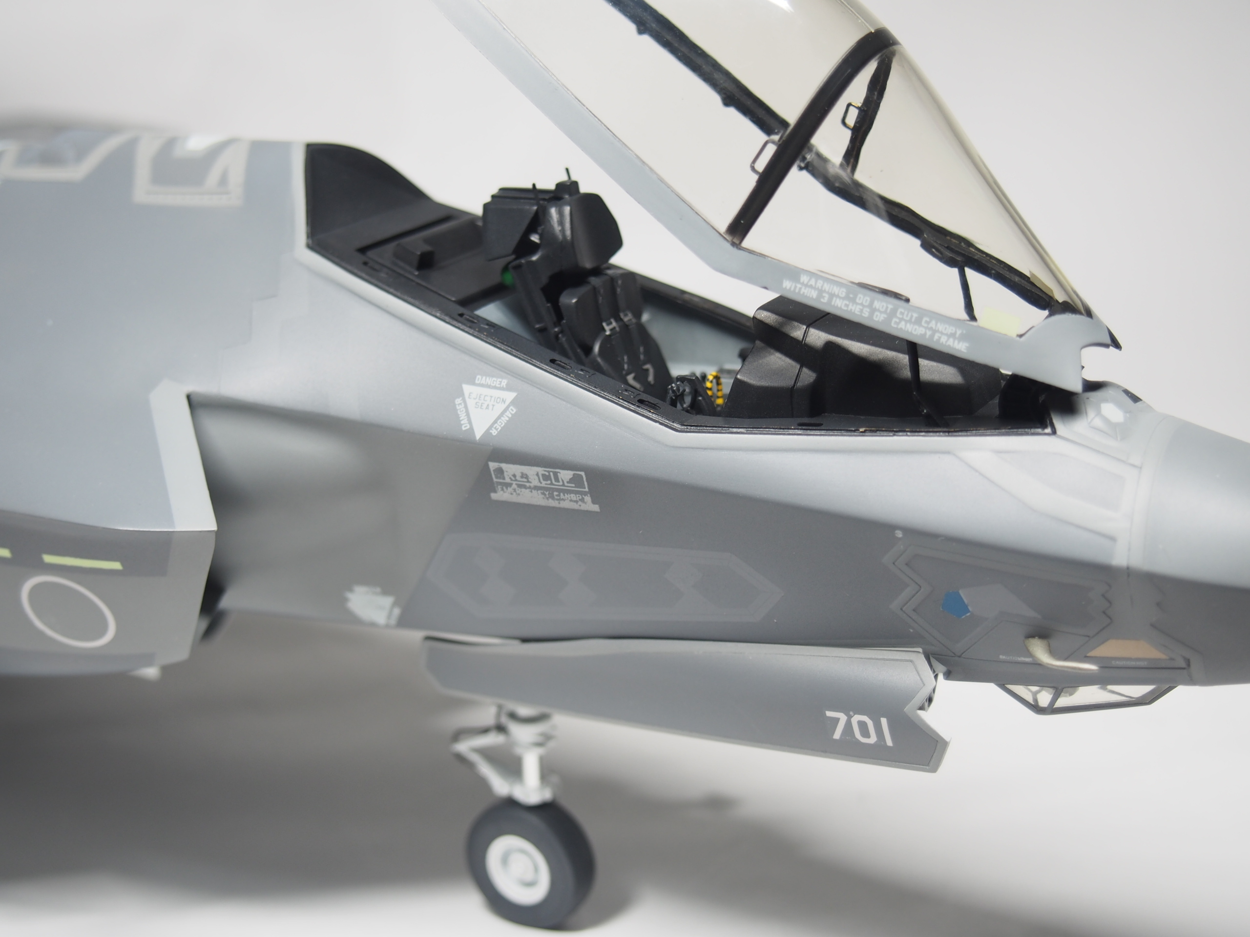 イタレリ 1/32 F-35A | JUNSANのミニチュア航空博物館