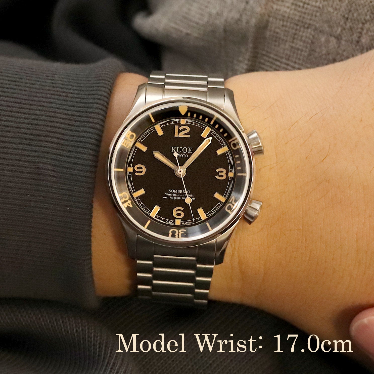KUOE SOMBRERO 90-011, 38 mm, Black Linen Textured Dial, 20 BAR